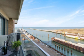 Lighthouse View - Pier facing apartment with garage